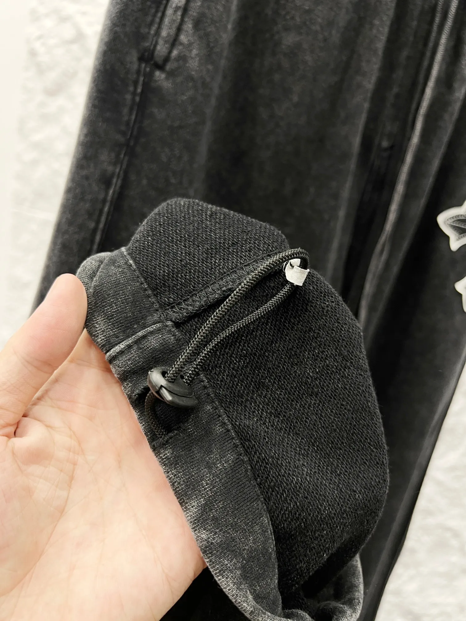 Chrome Hearts（ In Stock） ， ， ， Retro ， ， Classic 。Cemetery Cross + ：Top-Grain Cowhide （Genuine Leather ） ： ： （4 ） ： 。 Genuine Leather ；Black Khaki Dark Gray Sizes；S-2XL （ ） （ ）